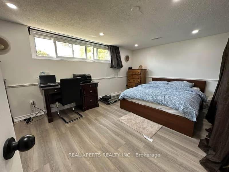 Photo 11 of 3379 fellmore Drive W, Mississauga, Erindale — HOMEH
