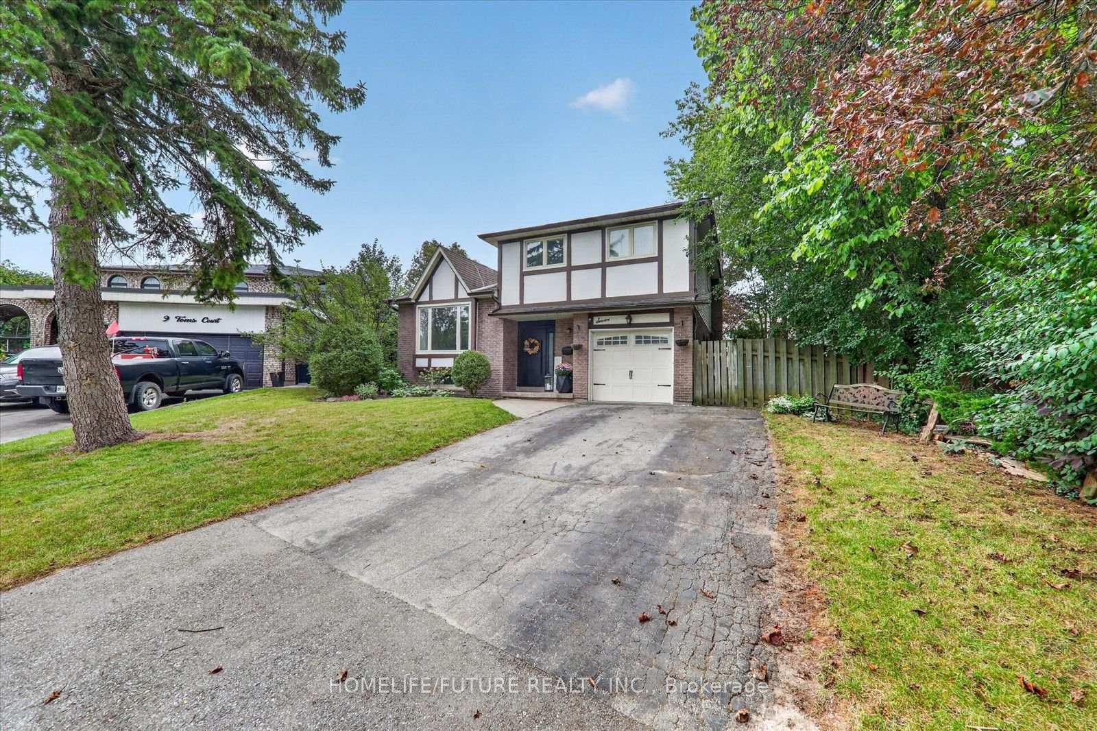 Photo 2 of 7 Toms Court, Whitby, Blue Grass Meadows — HOMEH