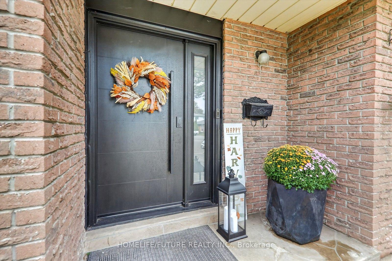 Photo 3 of 7 Toms Court, Whitby, Blue Grass Meadows — HOMEH