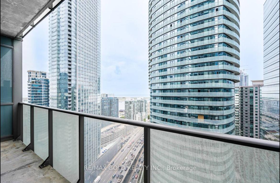 Photo 3 of Unit 2811, 55 Bremner Boulevard, Toronto, Waterfront Communities — HOMEH