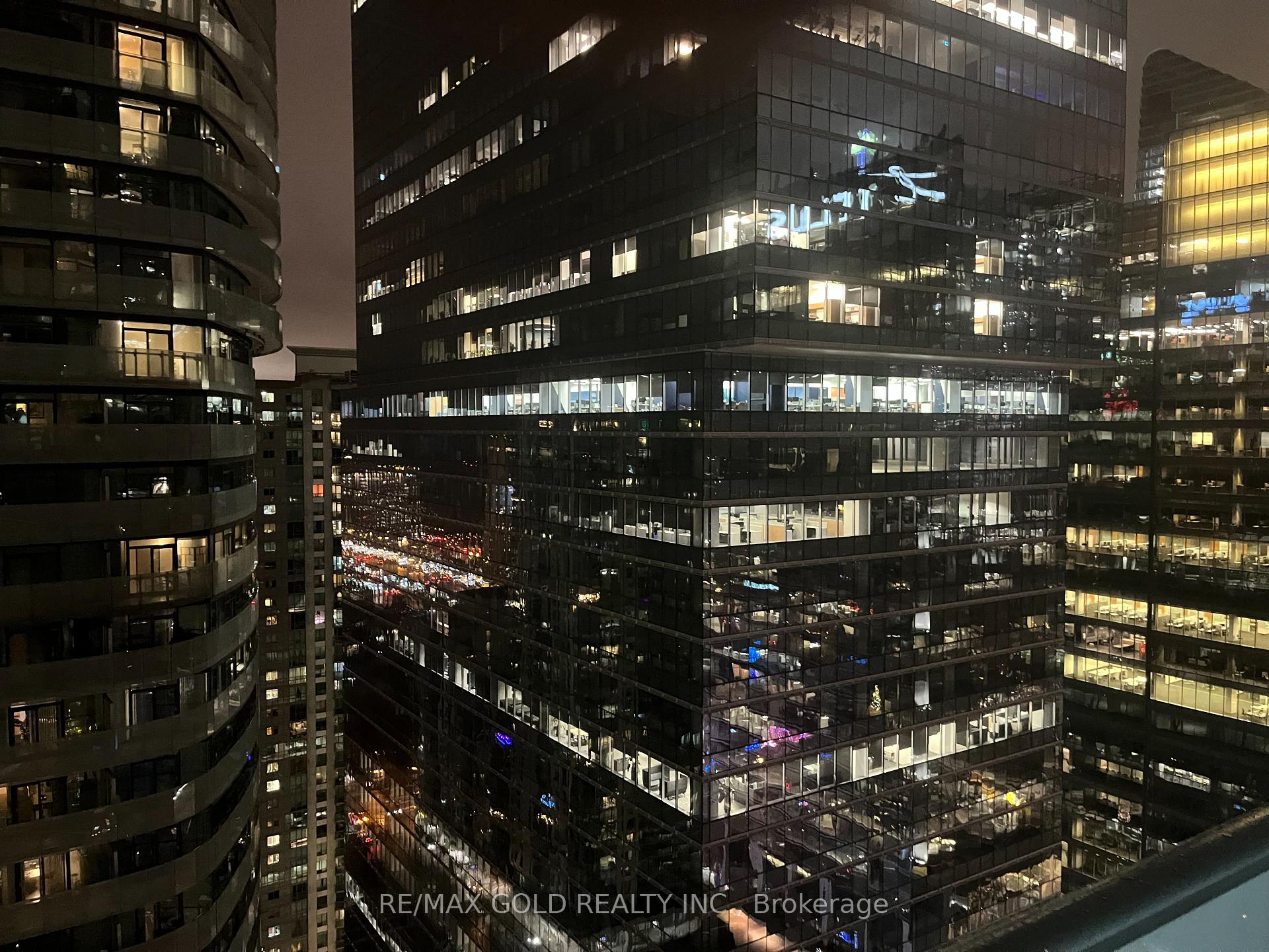 Photo 6 of Unit 2811, 55 Bremner Boulevard, Toronto, Waterfront Communities — HOMEH