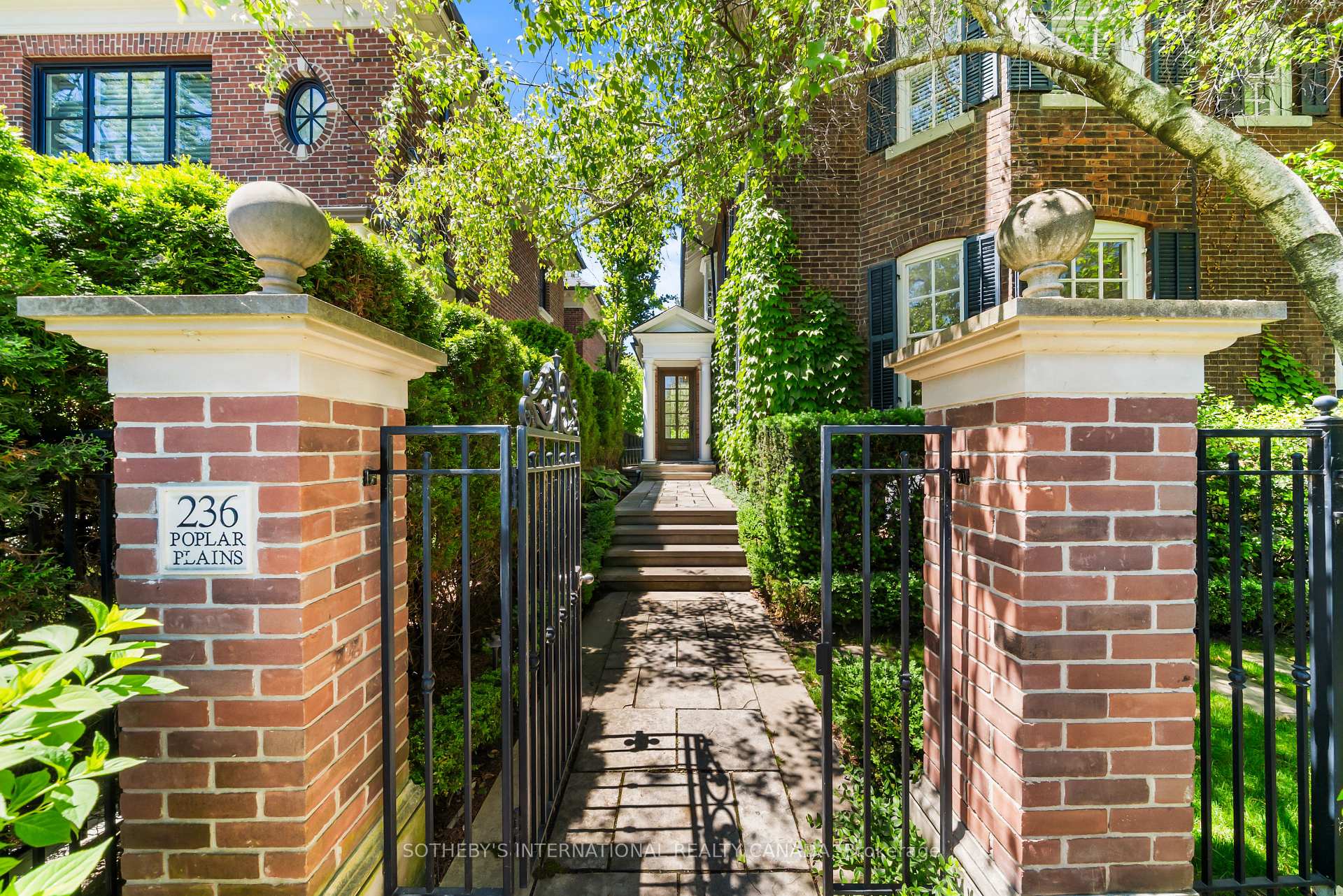 Photo 4 of 236 Poplar Plains Road, Toronto, Casa Loma — HOMEH