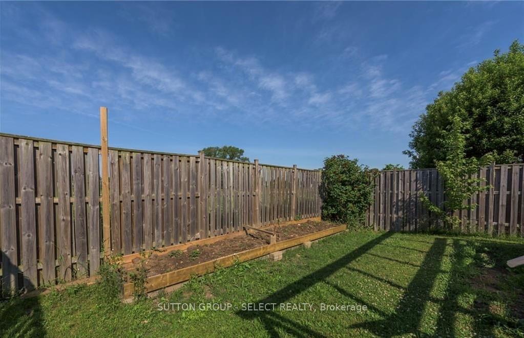 Photo 3 of 1610 Benjamin Drive, London, East D — HOMEH