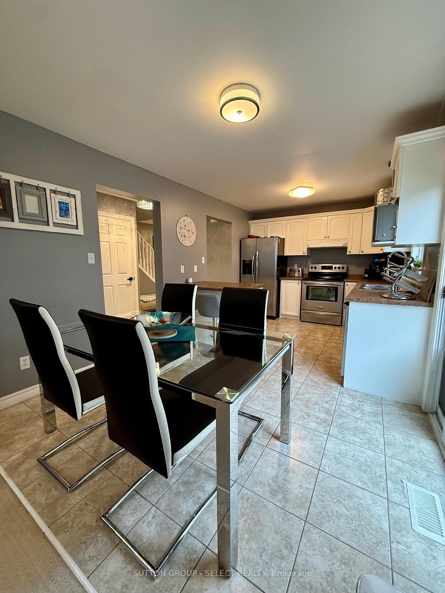 Photo 5 of 1610 Benjamin Drive, London, East D — HOMEH