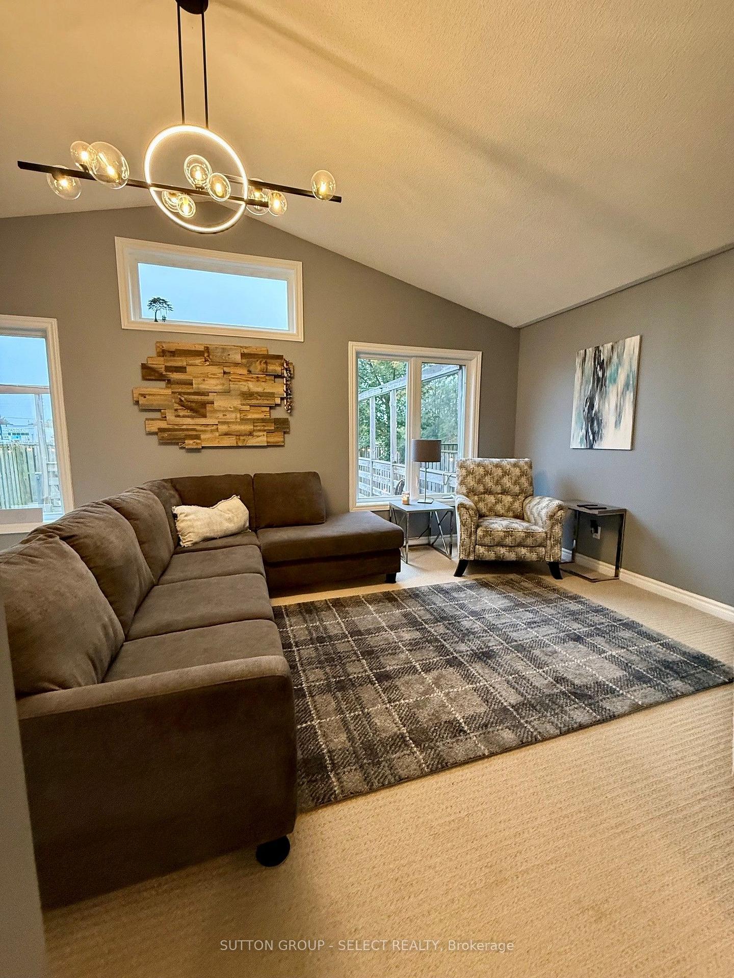 Photo 10 of 1610 Benjamin Drive, London, East D — HOMEH