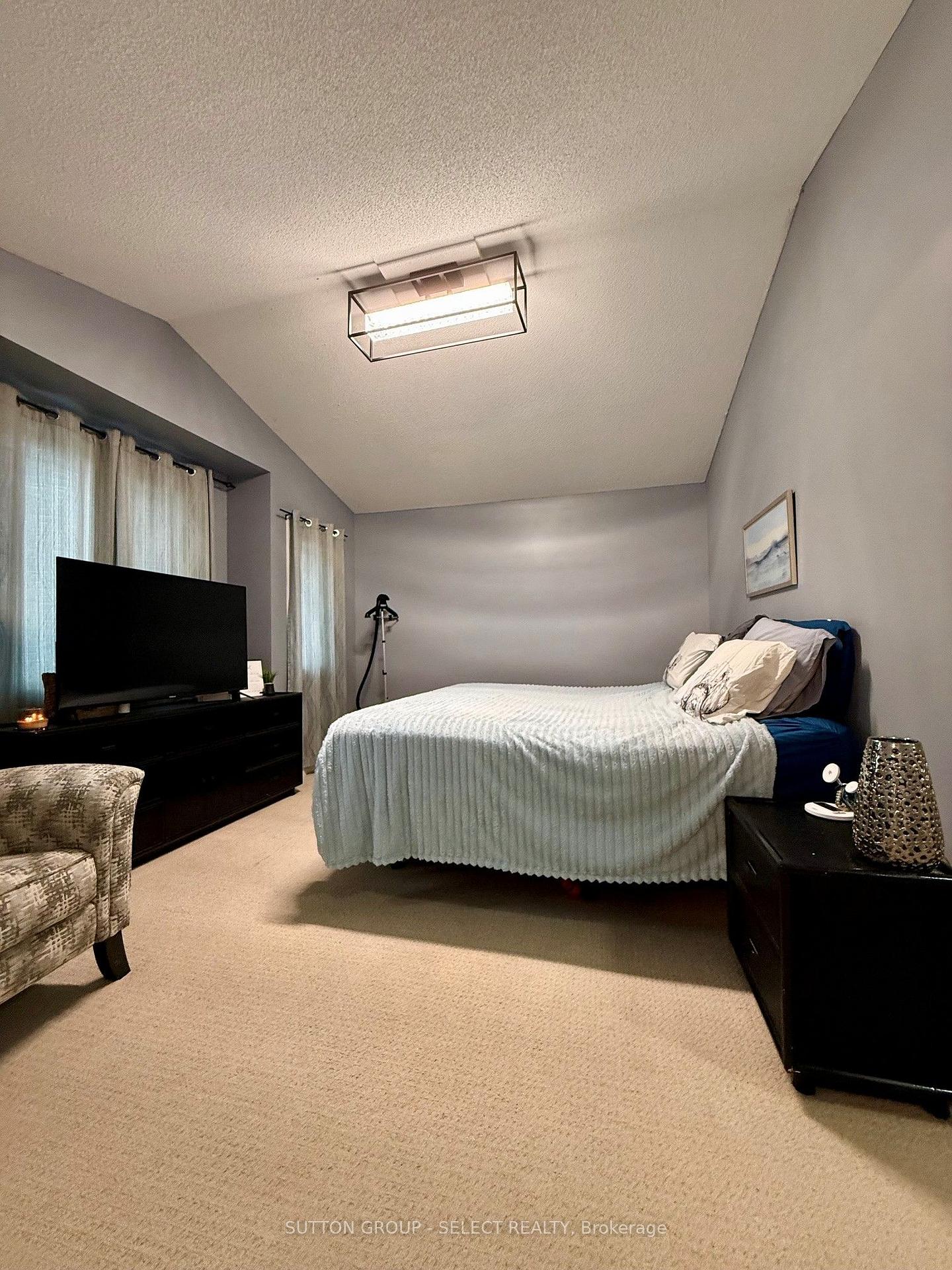 Photo 13 of 1610 Benjamin Drive, London, East D — HOMEH