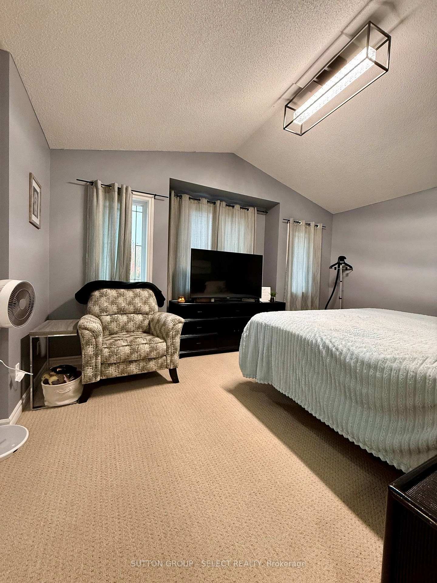 Photo 14 of 1610 Benjamin Drive, London, East D — HOMEH