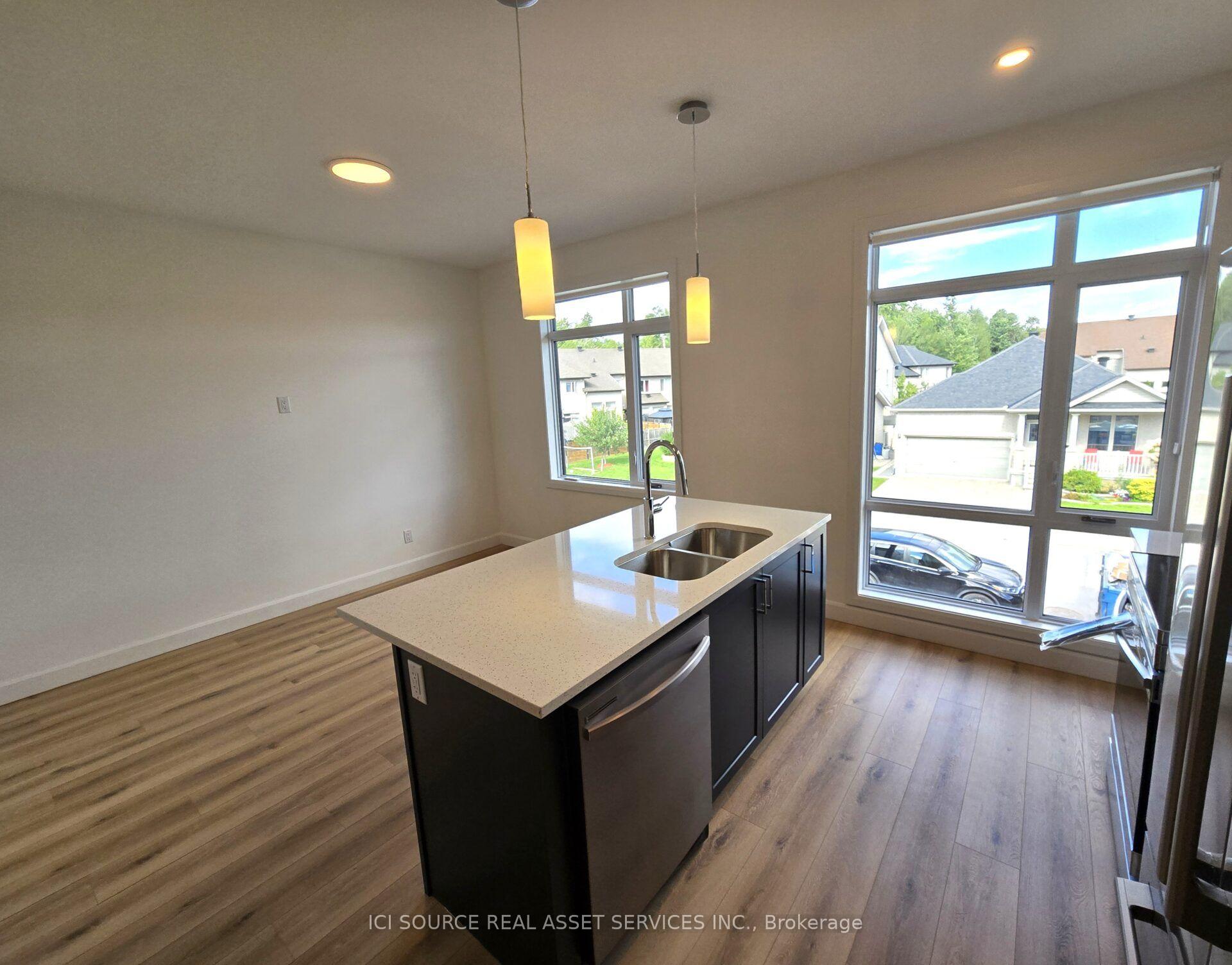 Photo 5 of Unit Second Floor, 873 Contour Street, Ottawa, Mer Bleue/Bradley Estates/Anderson Park — HOMEH