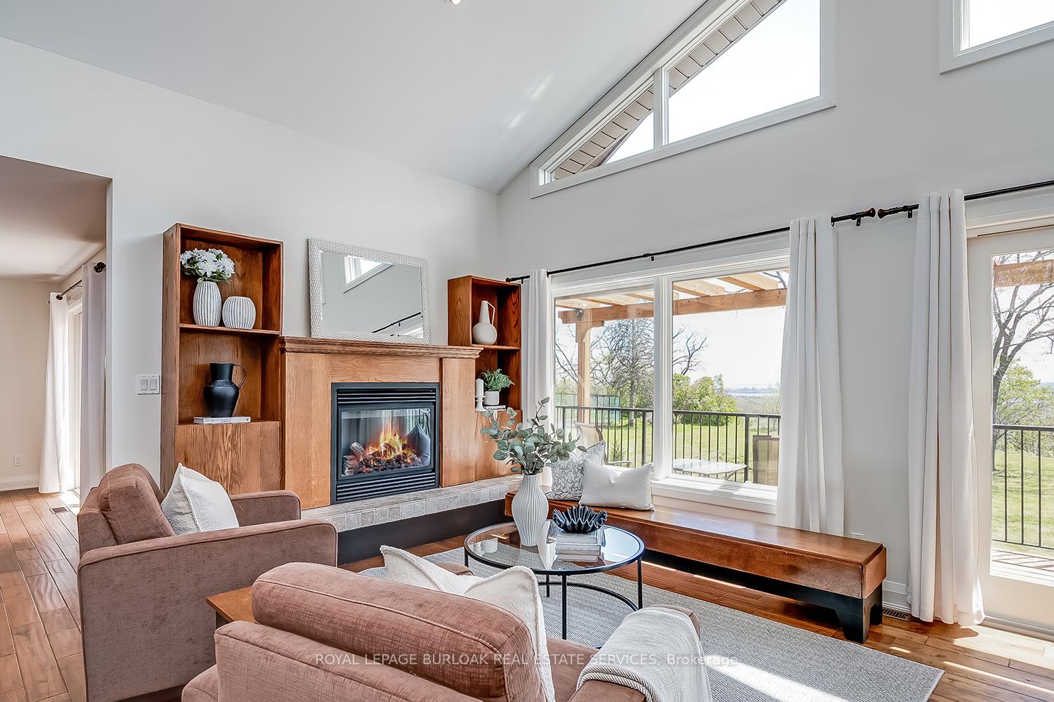 Photo 5 of 720 Mountain Brow Road W, Burlington, Rural Burlington — HOMEH