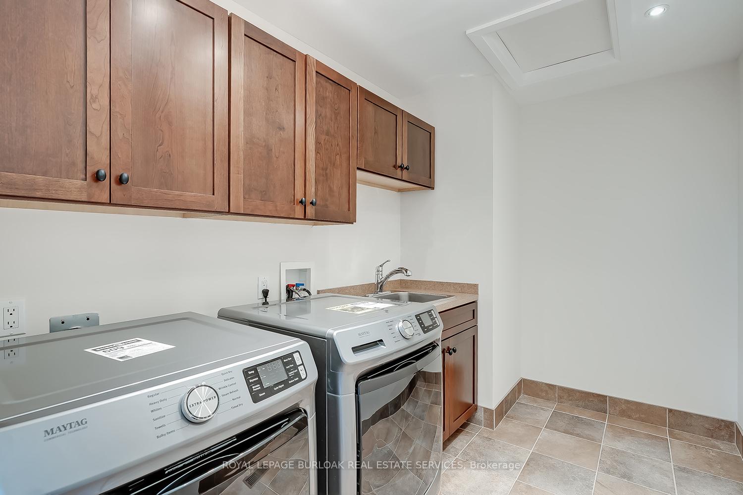 Photo 26 of 720 Mountain Brow Road W, Burlington, Rural Burlington — HOMEH