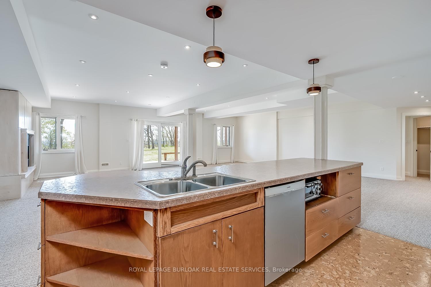 Photo 34 of 720 Mountain Brow Road W, Burlington, Rural Burlington — HOMEH