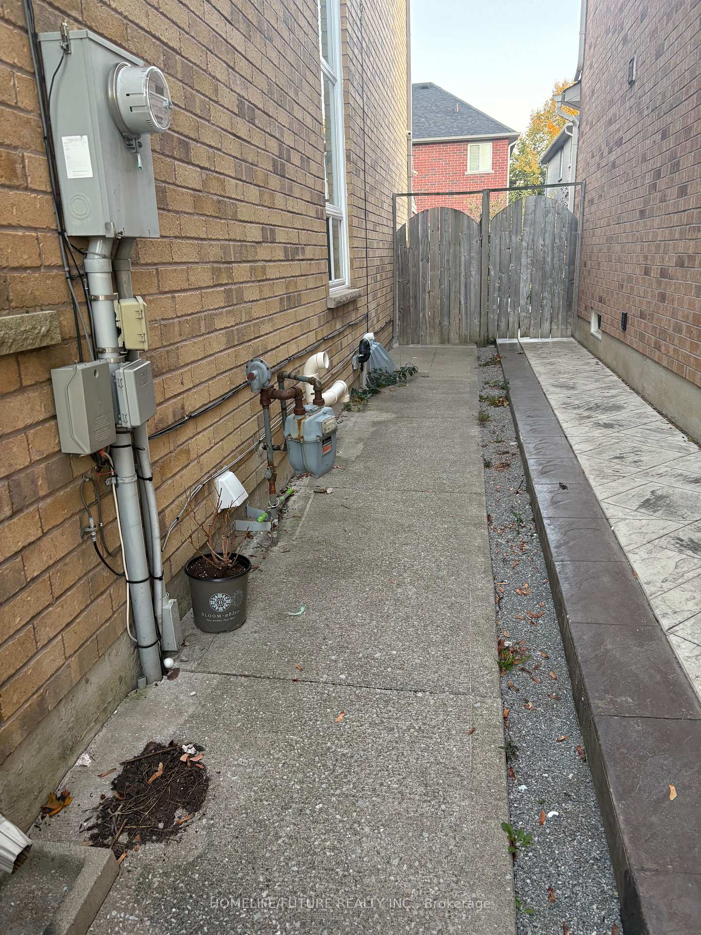 Photo 2 of 33 Seasons Drive, Scarborough, Rouge — HOMEH