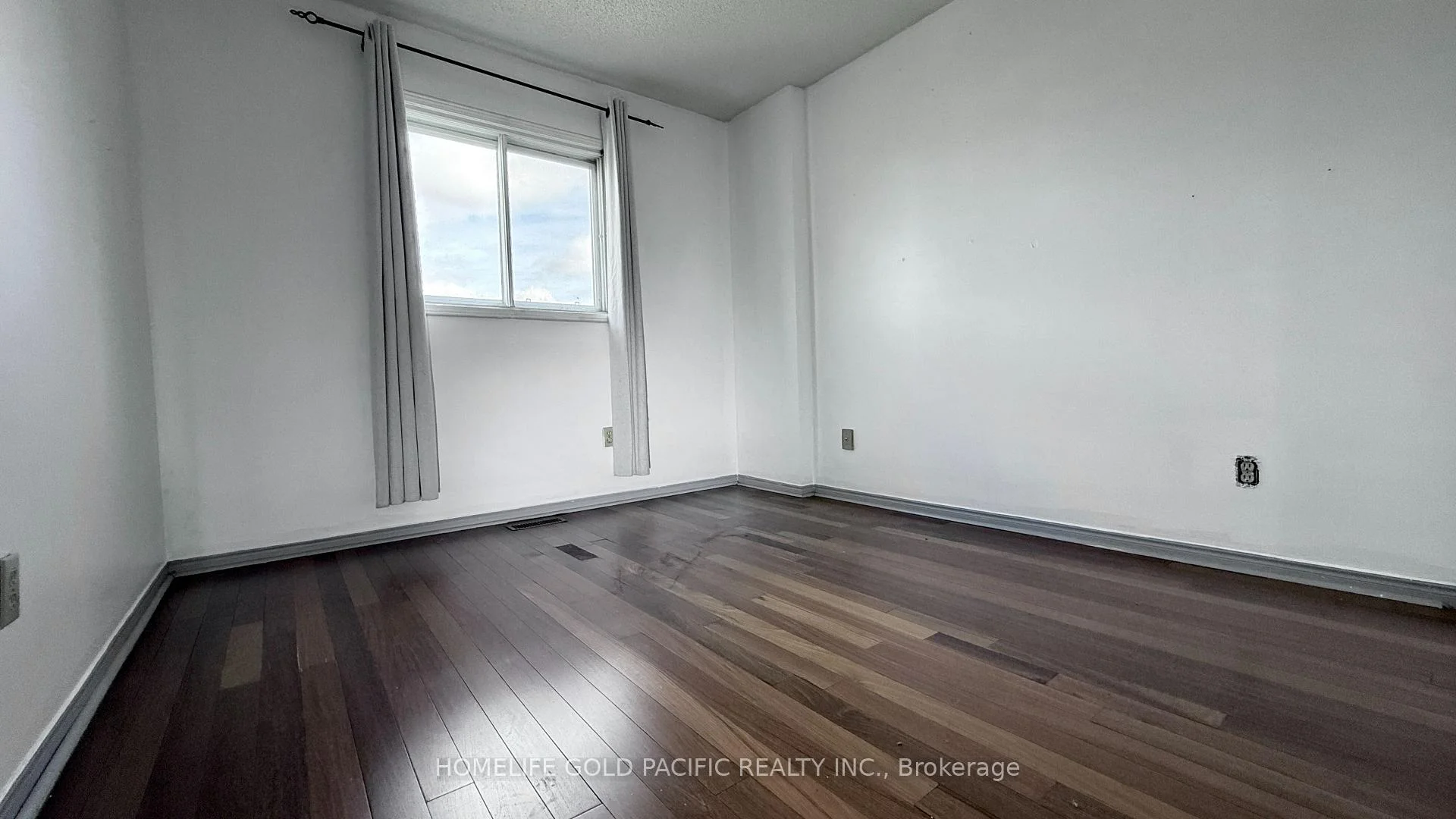 Photo 9 of 5248 Richborough Drive, Mississauga, Hurontario — HOMEH