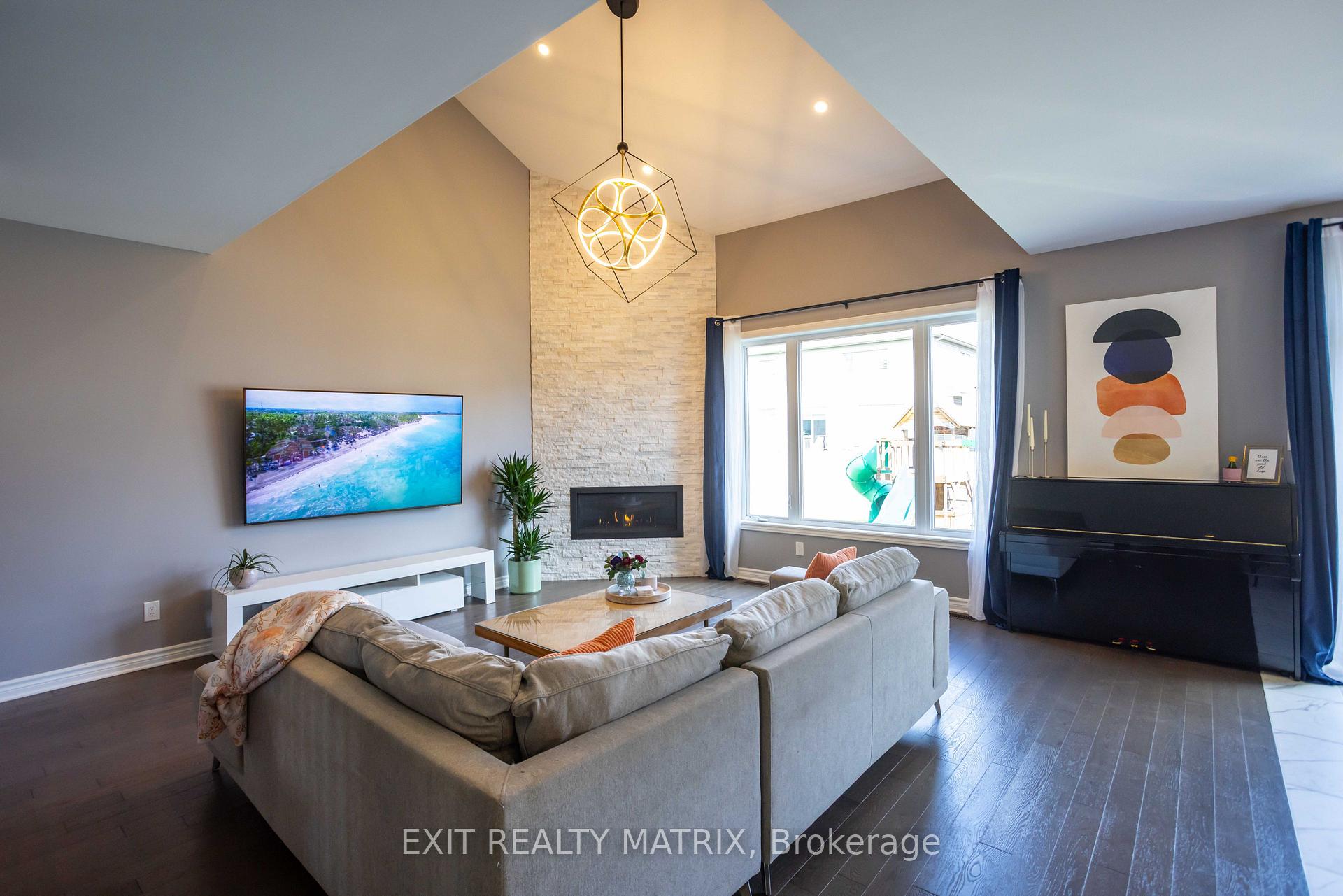 Photo 13 of 857 Cologne Street, Russell, Embrun — HOMEH