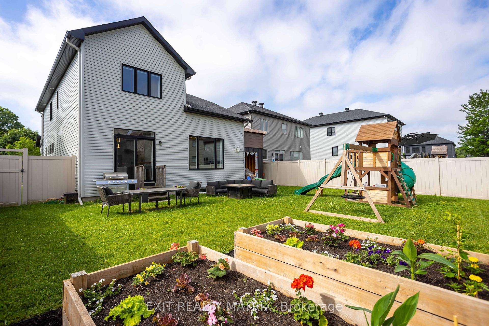 Photo 30 of 857 Cologne Street, Russell, Embrun — HOMEH