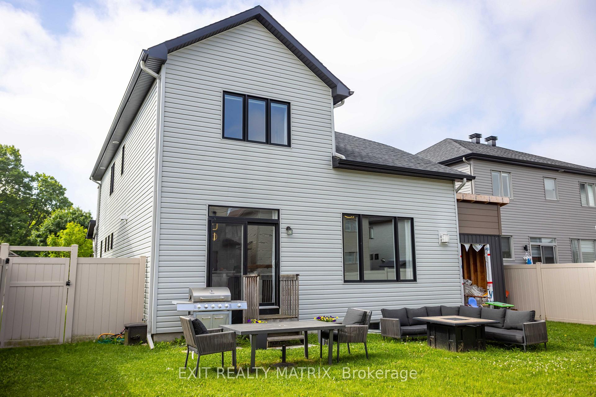 Photo 31 of 857 Cologne Street, Russell, Embrun — HOMEH