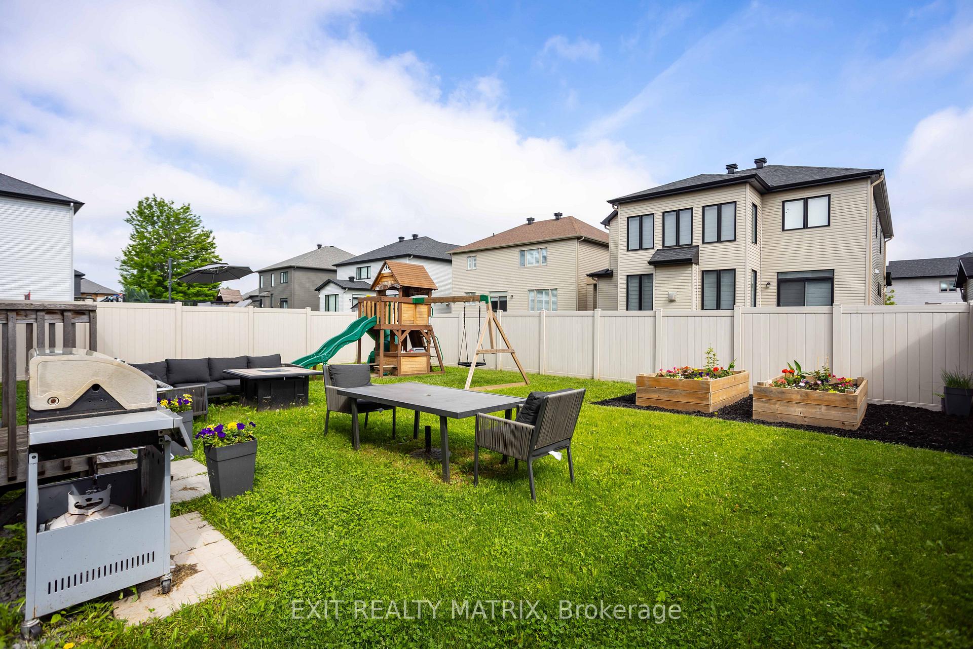 Photo 32 of 857 Cologne Street, Russell, Embrun — HOMEH