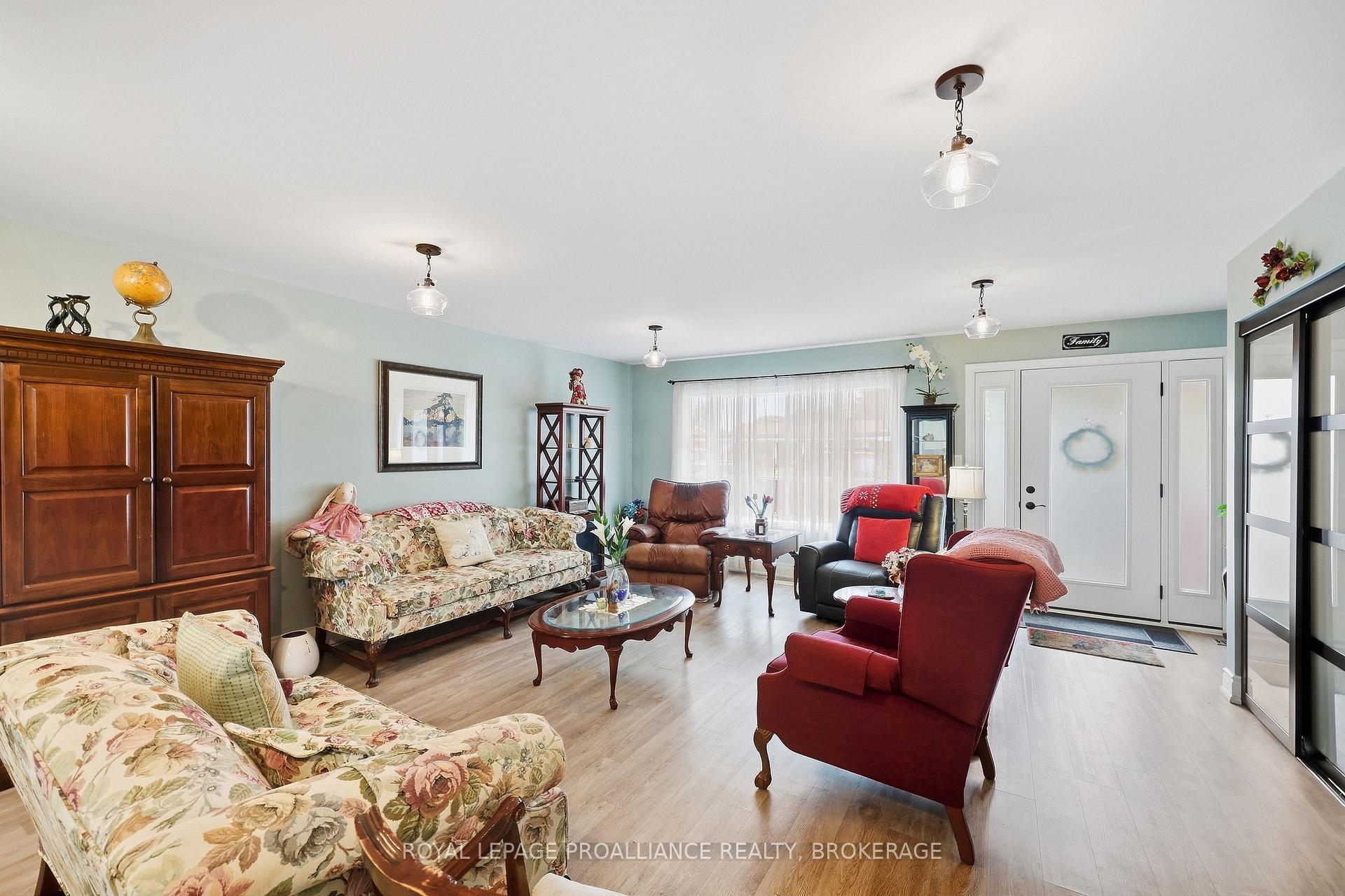 Photo 13 of 195 Belmont Avenue, Kingston, City SouthWest — HOMEH