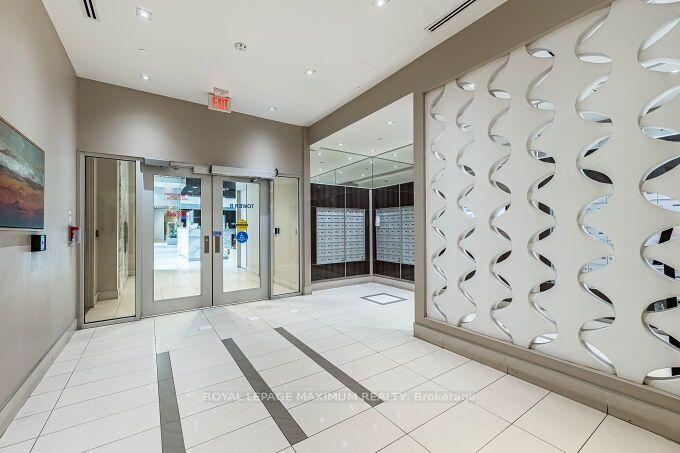 Photo 8 of Unit 219B, 9600 Yonge Street, Richmond Hill, North Richvale — HOMEH