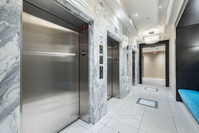 Photo 10 of Unit 219B, 9600 Yonge Street, Richmond Hill, North Richvale — HOMEH