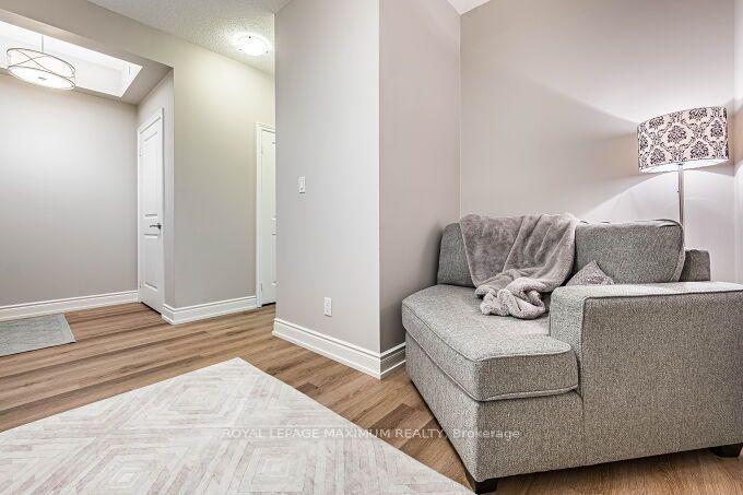 Photo 17 of Unit 219B, 9600 Yonge Street, Richmond Hill, North Richvale — HOMEH