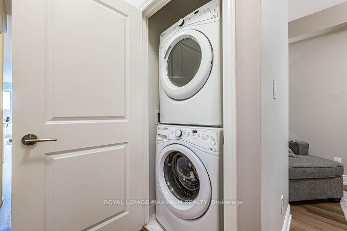 Photo 19 of Unit 219B, 9600 Yonge Street, Richmond Hill, North Richvale — HOMEH