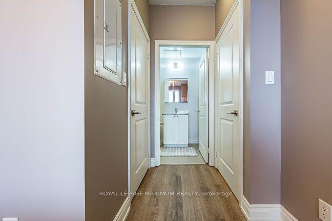 Photo 42 of Unit 219B, 9600 Yonge Street, Richmond Hill, North Richvale — HOMEH