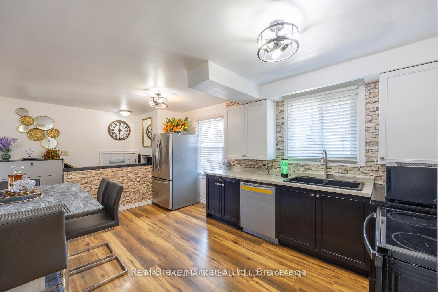 Photo 8 of Unit Main, 324 College Avenue, Oshawa, Vanier — HOMEH