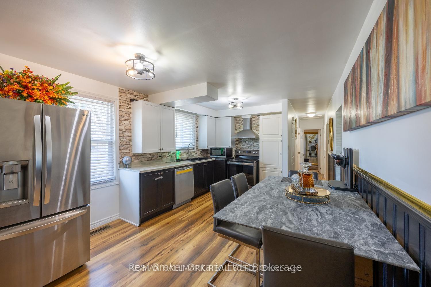 Photo 10 of Unit Main, 324 College Avenue, Oshawa, Vanier — HOMEH