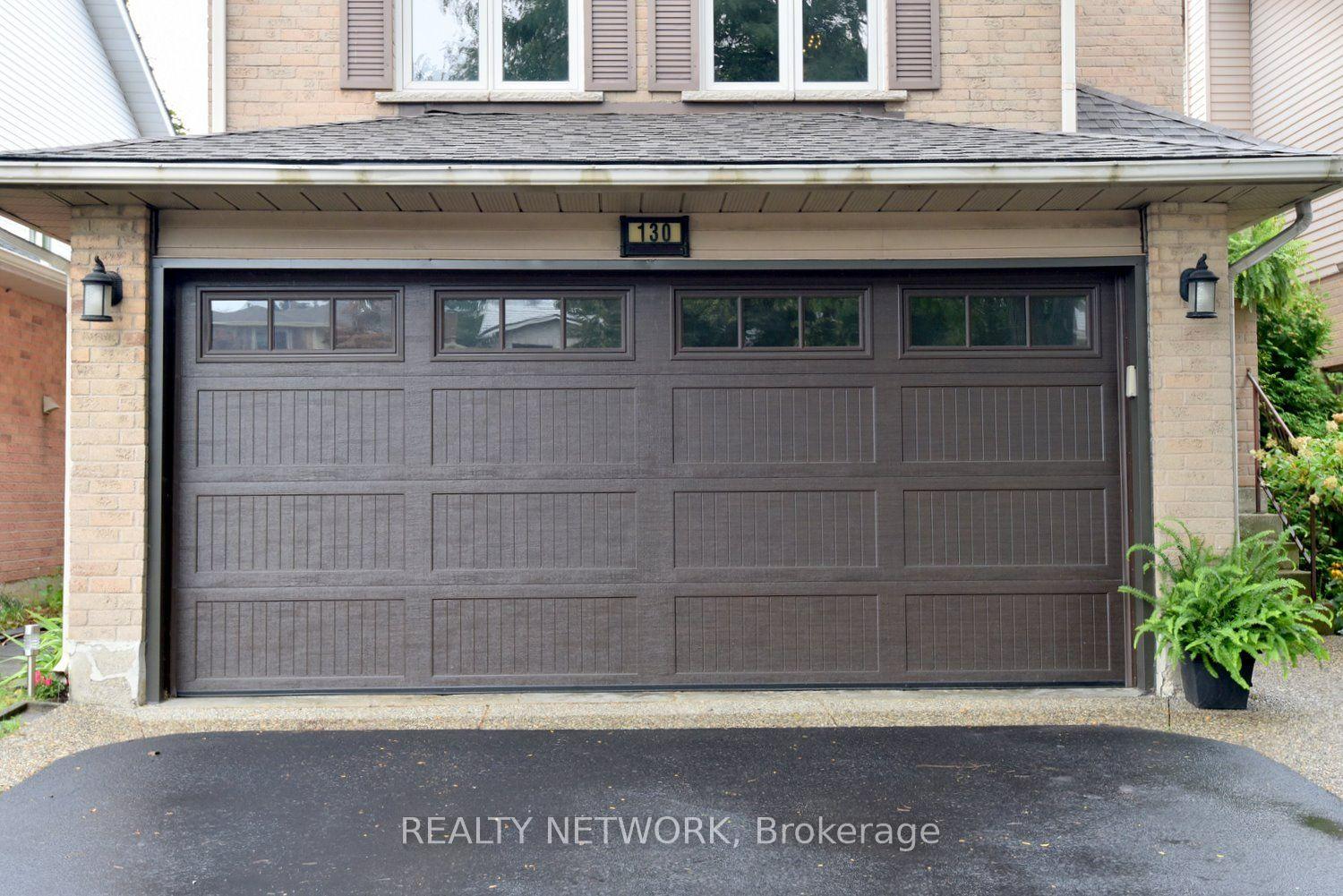 Photo 3 of 130 Charing Drive, Hamilton, Rushdale — HOMEH