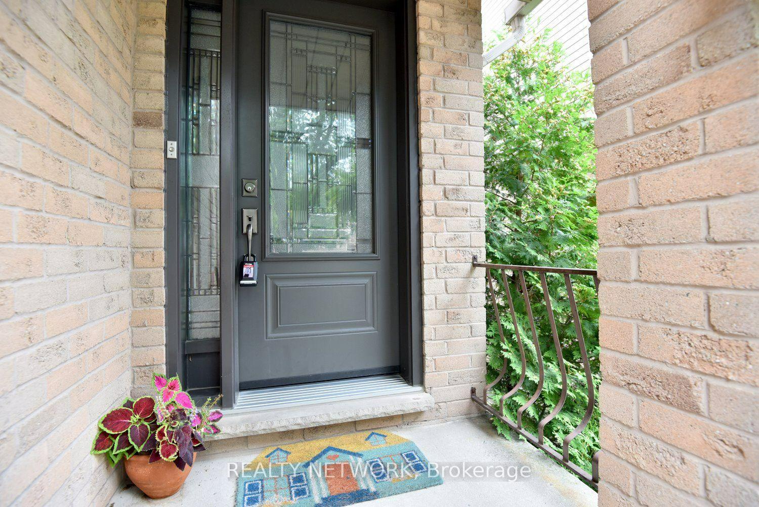 Photo 4 of 130 Charing Drive, Hamilton, Rushdale — HOMEH