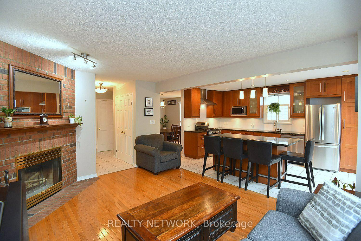 Photo 9 of 130 Charing Drive, Hamilton, Rushdale — HOMEH