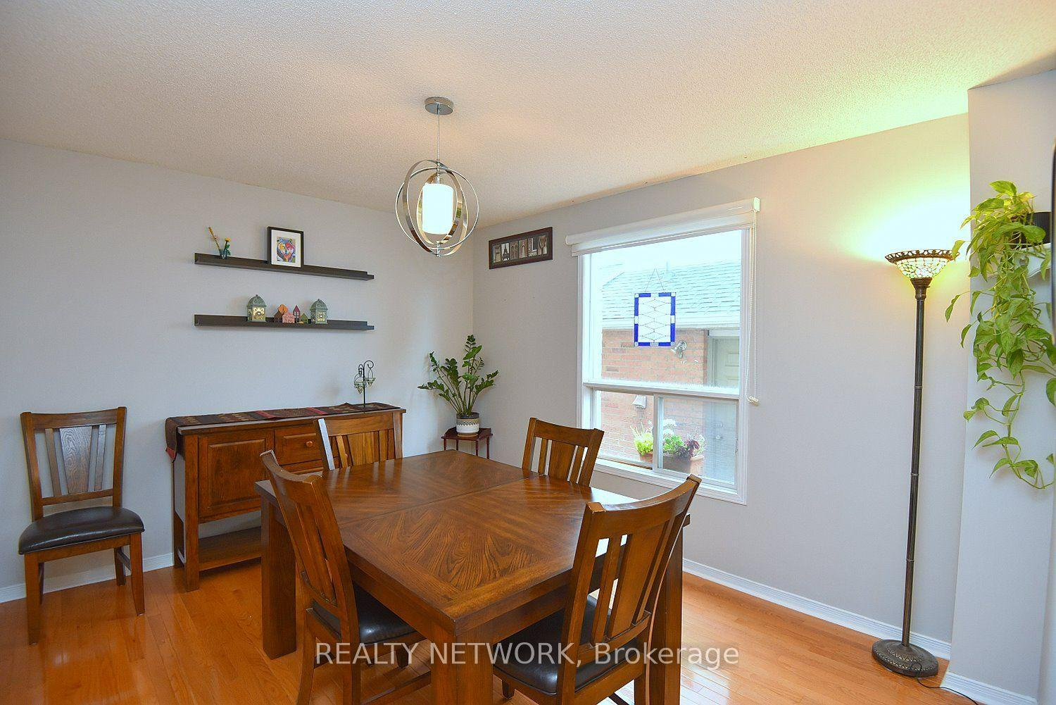 Photo 13 of 130 Charing Drive, Hamilton, Rushdale — HOMEH