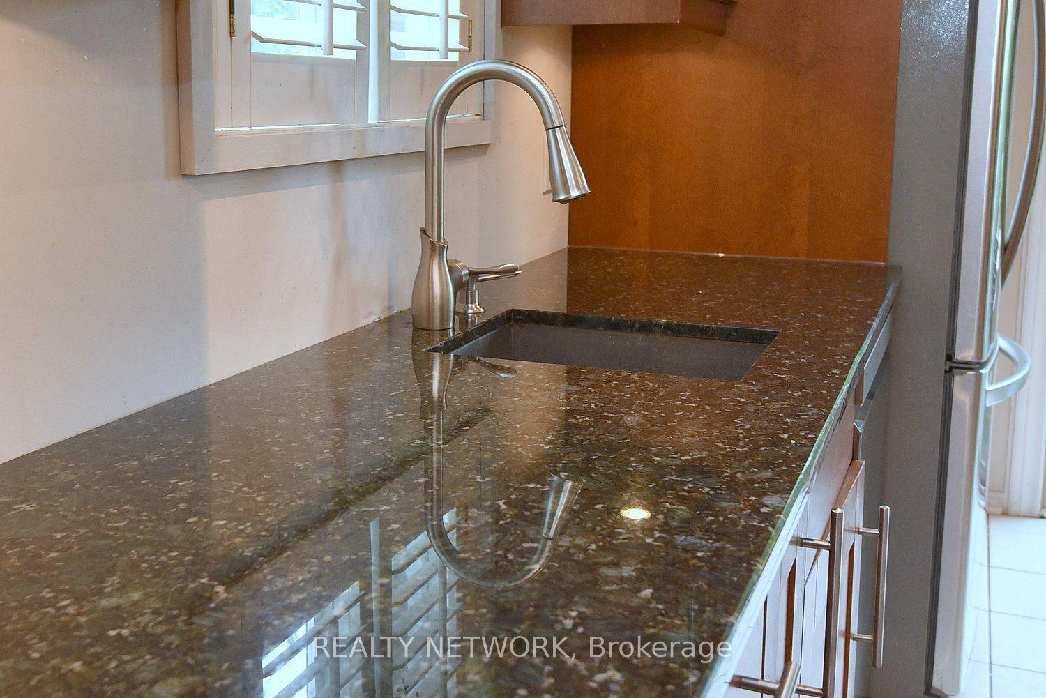 Photo 15 of 130 Charing Drive, Hamilton, Rushdale — HOMEH