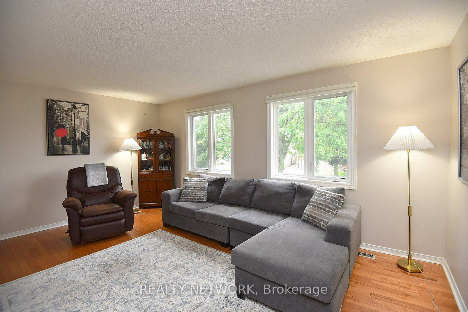 Photo 24 of 130 Charing Drive, Hamilton, Rushdale — HOMEH
