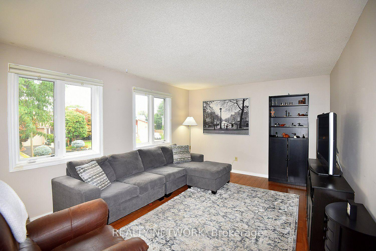 Photo 25 of 130 Charing Drive, Hamilton, Rushdale — HOMEH
