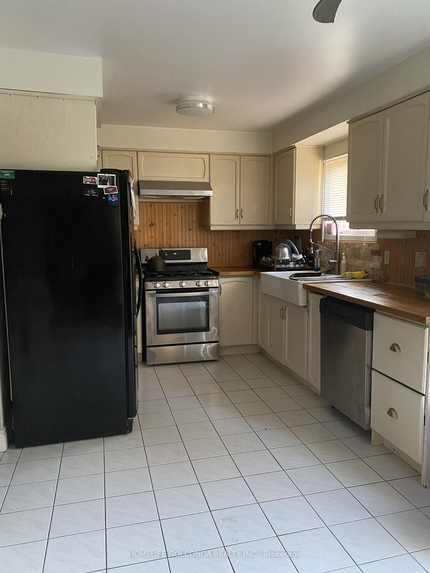 Photo 6 of 17 Hartrick Place, Whitby, Rolling Acres — HOMEH