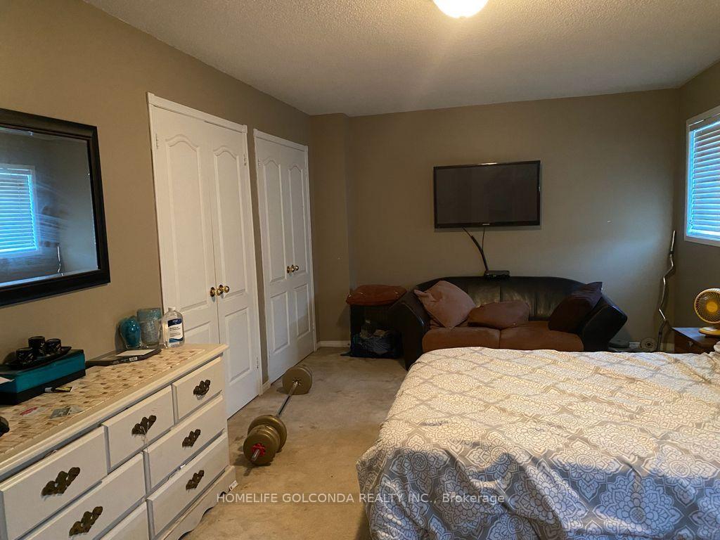 Photo 12 of 17 Hartrick Place, Whitby, Rolling Acres — HOMEH