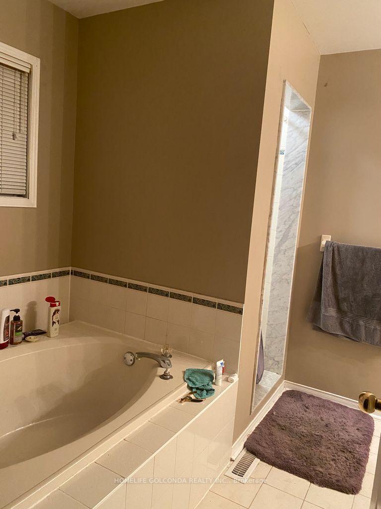 Photo 13 of 17 Hartrick Place, Whitby, Rolling Acres — HOMEH