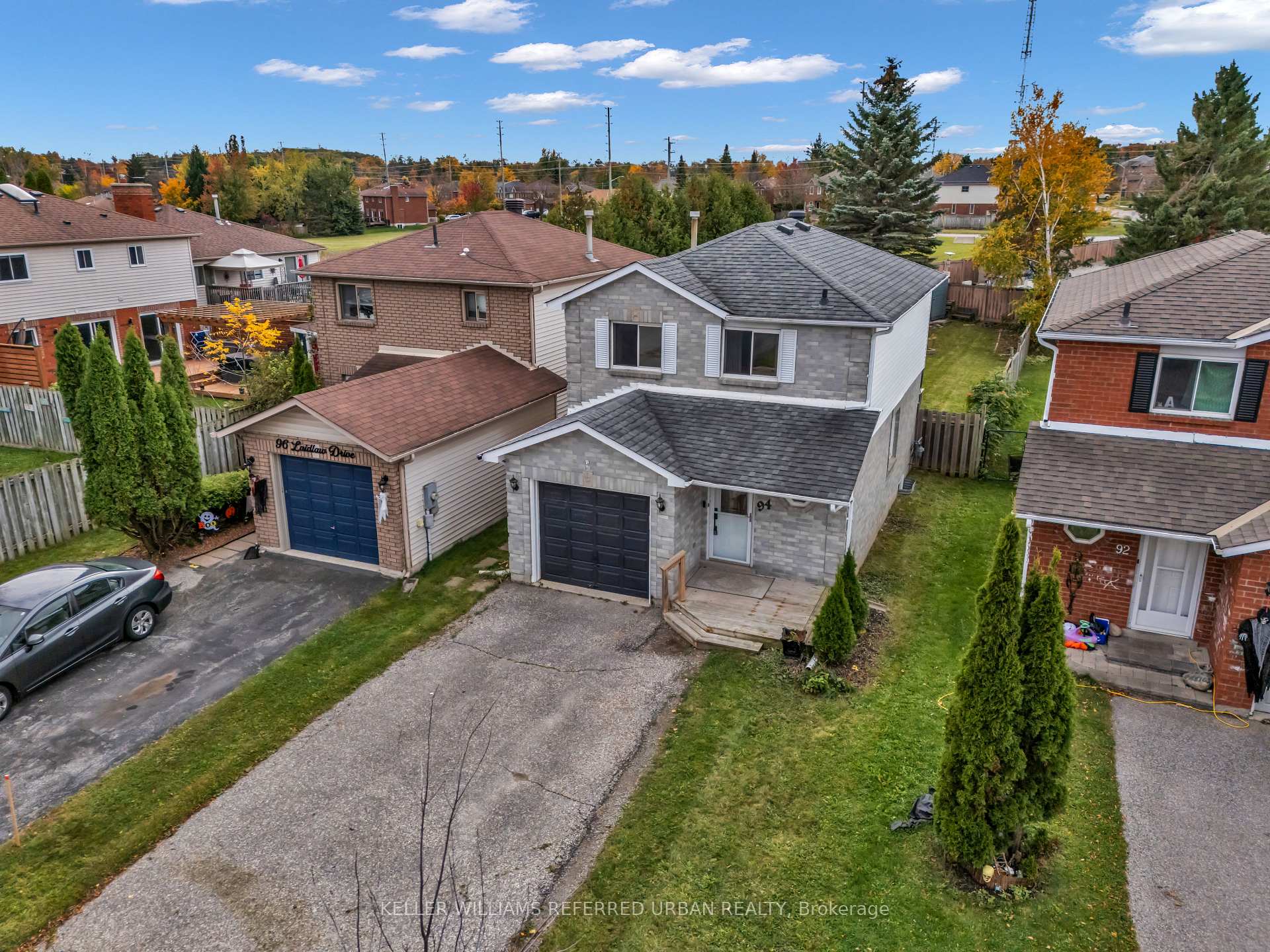 Photo 2 of 94 Laidlaw Drive, Barrie, West Bayfield — HOMEH