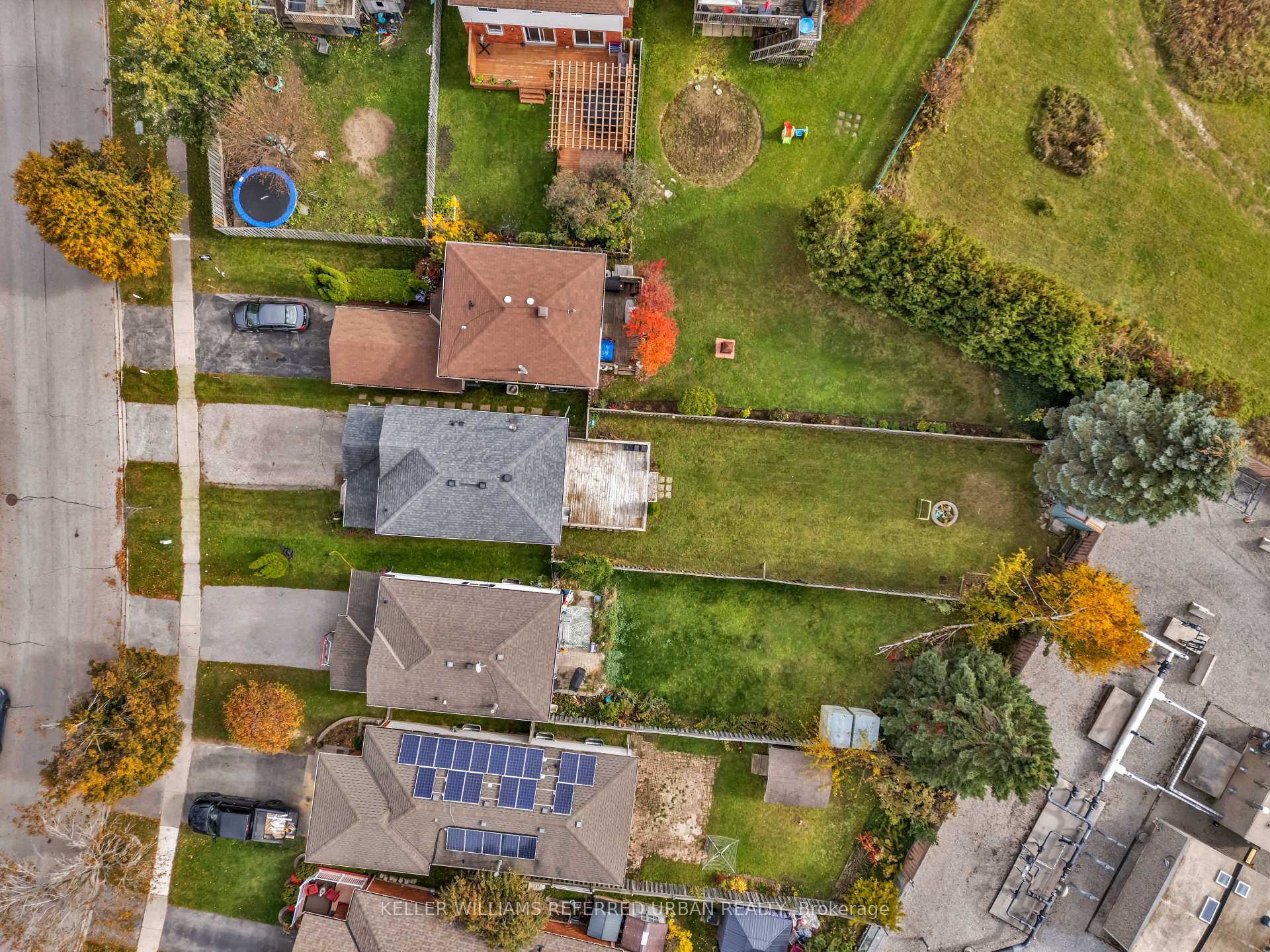 Photo 3 of 94 Laidlaw Drive, Barrie, West Bayfield — HOMEH