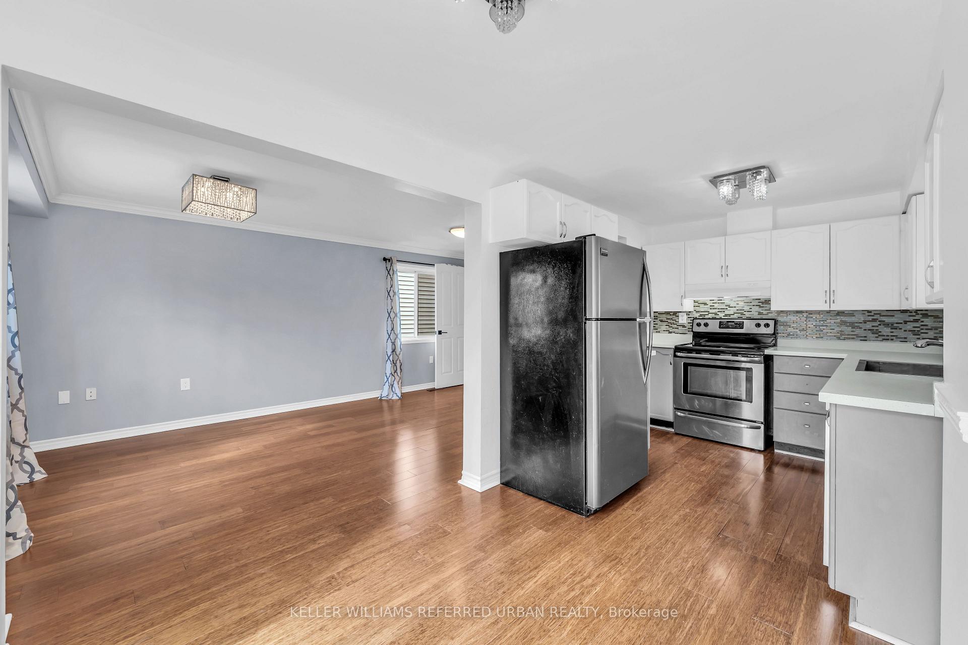 Photo 11 of 94 Laidlaw Drive, Barrie, West Bayfield — HOMEH