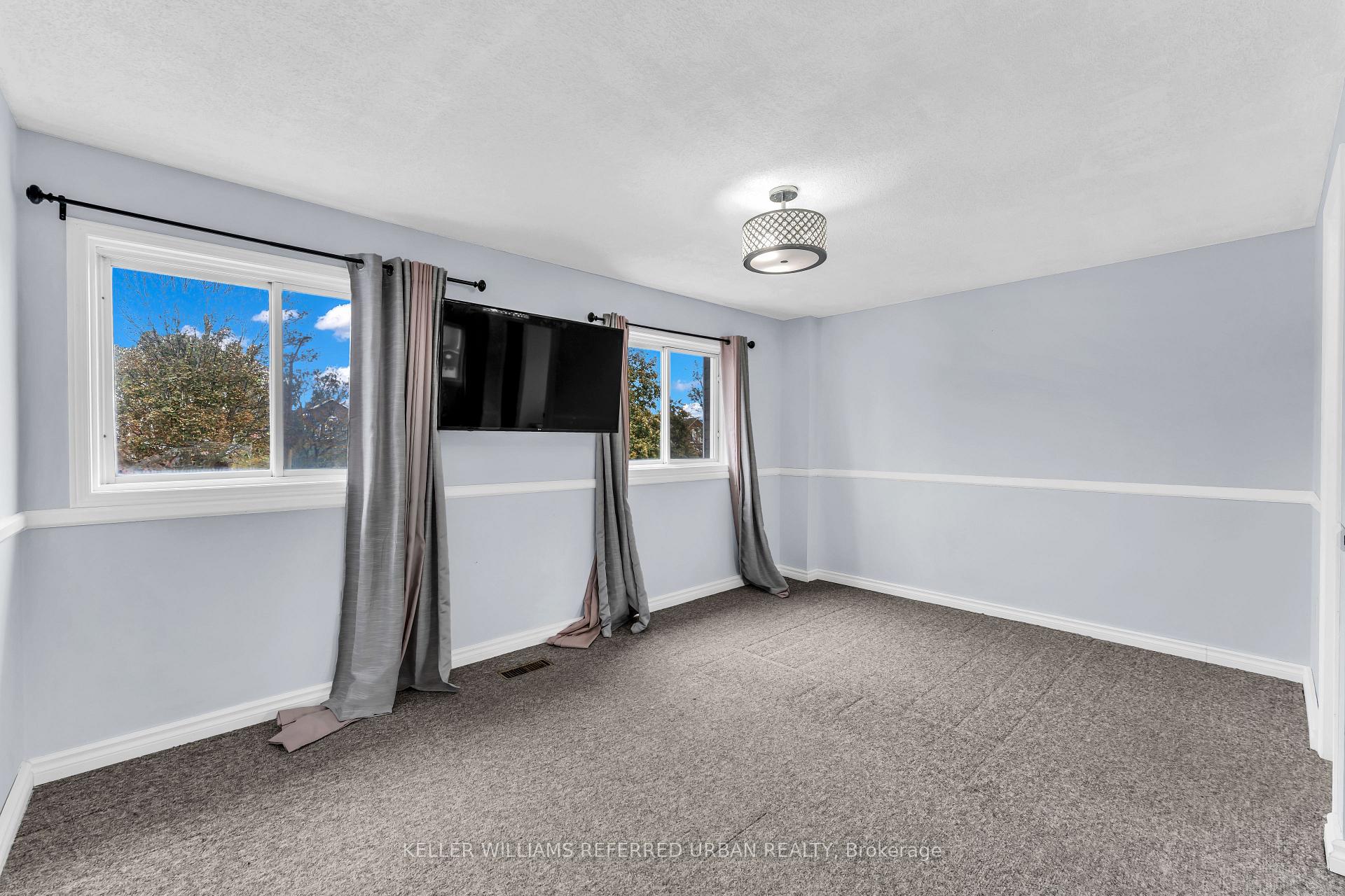 Photo 13 of 94 Laidlaw Drive, Barrie, West Bayfield — HOMEH