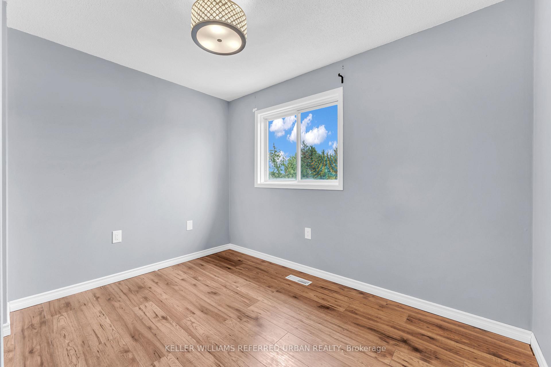 Photo 19 of 94 Laidlaw Drive, Barrie, West Bayfield — HOMEH