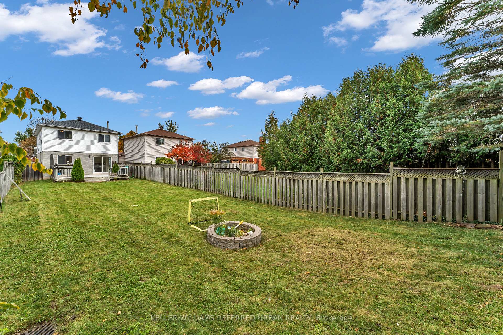 Photo 33 of 94 Laidlaw Drive, Barrie, West Bayfield — HOMEH