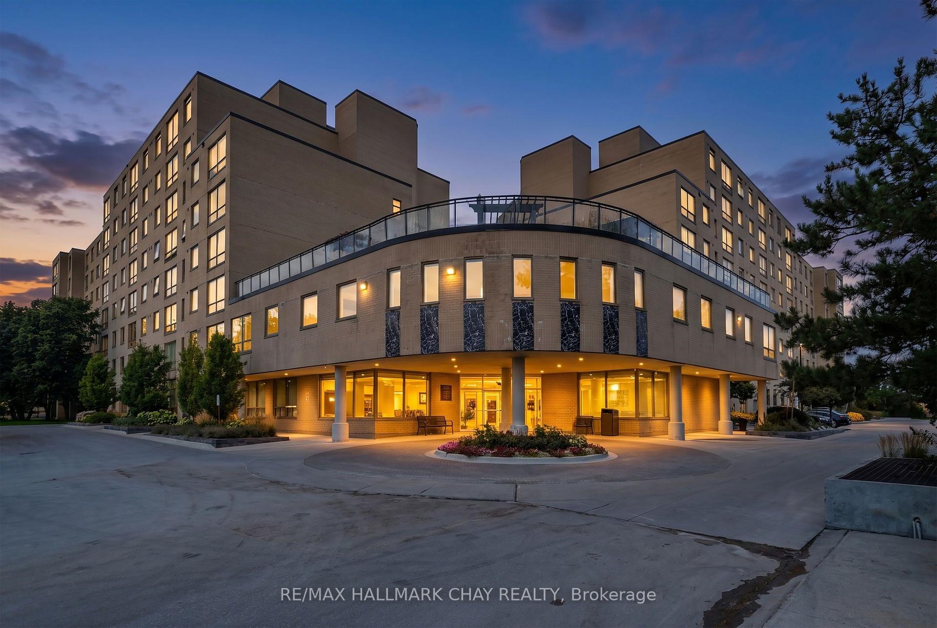 Photo 19 of Unit 705, 326 Major Mackenzie Drive E, Richmond Hill, Crosby — HOMEH