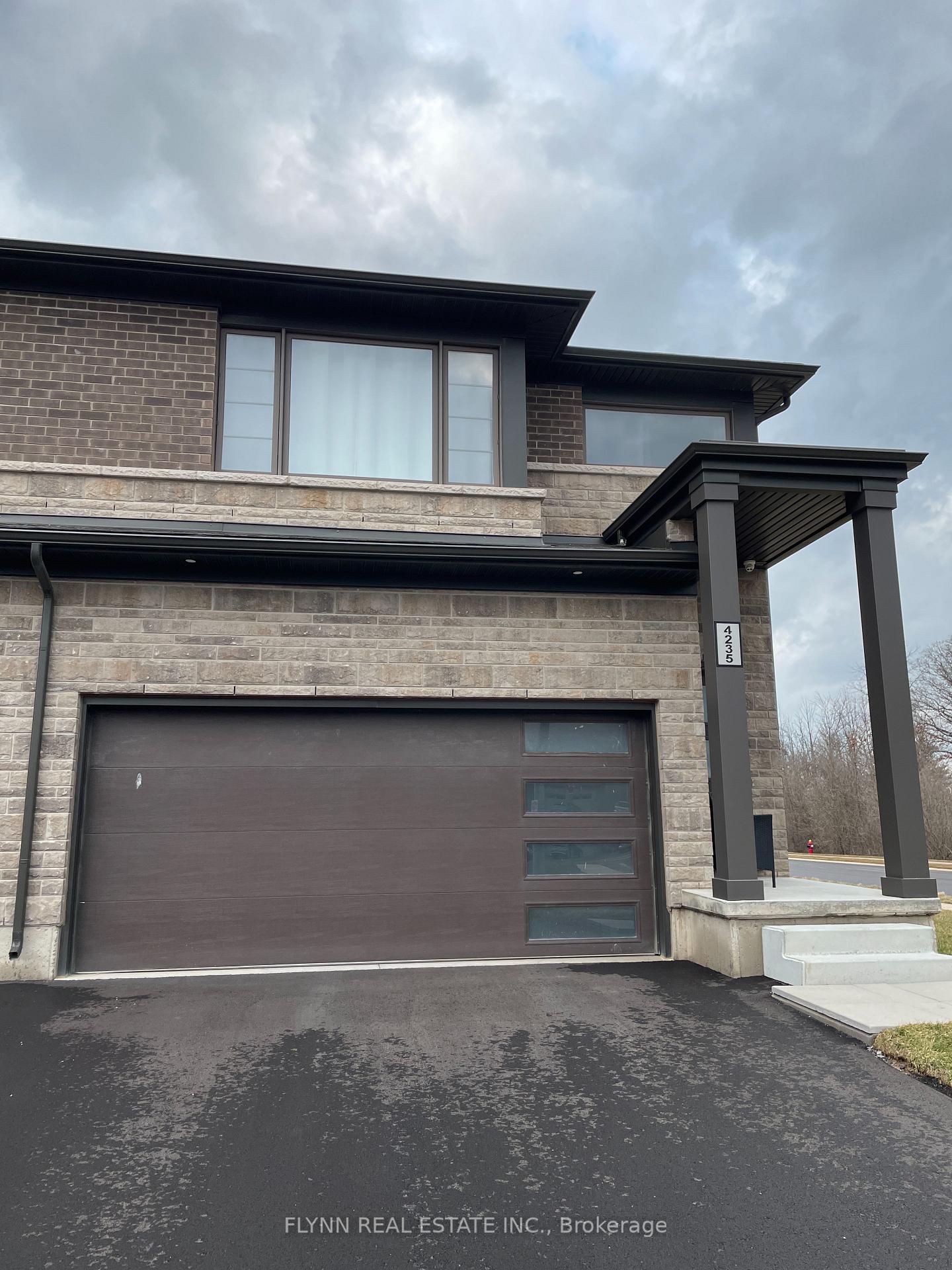 Photo 2 of 4235 Shuttleworth Drive, Niagara Falls, Lyons Creek — HOMEH