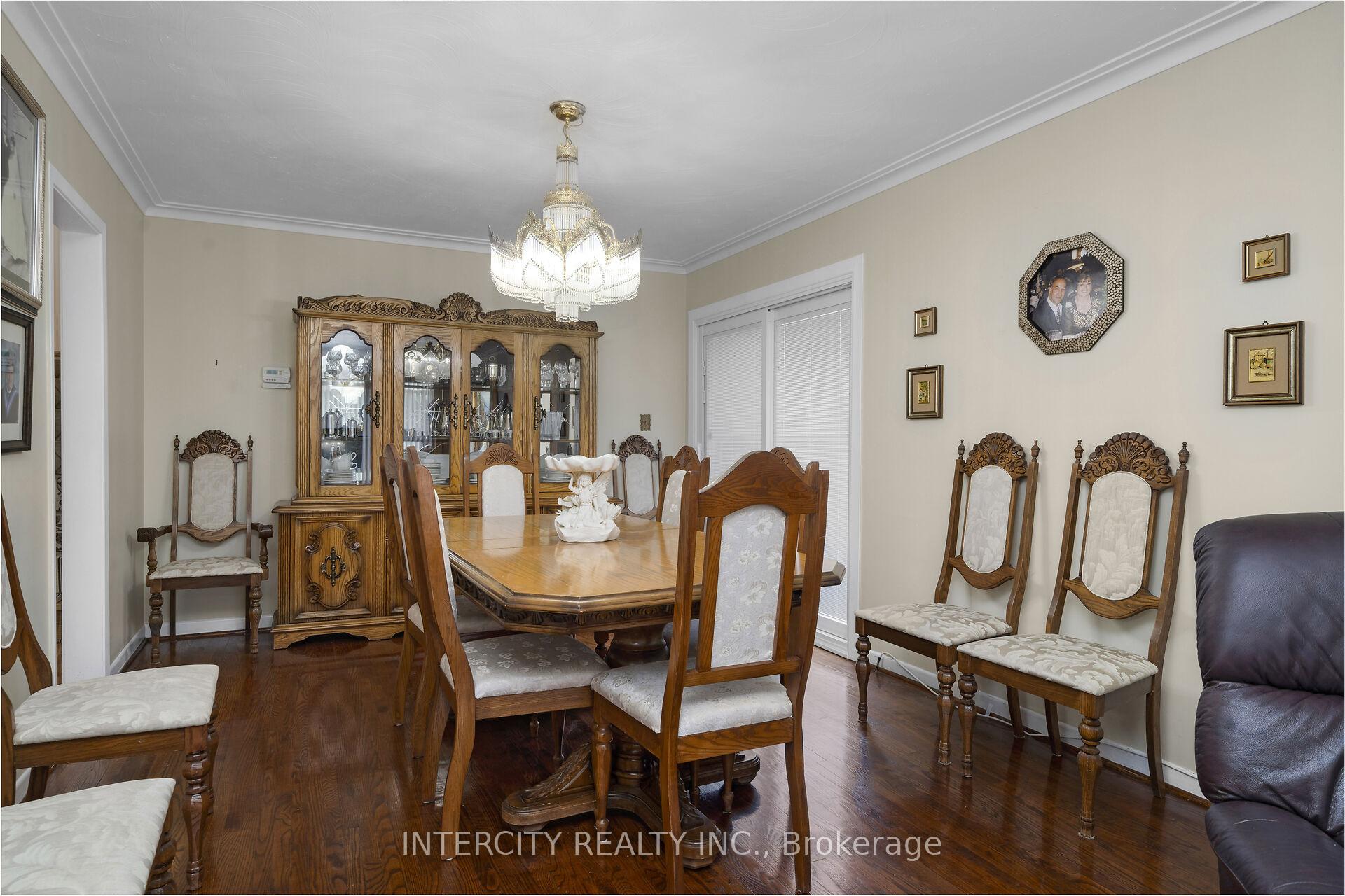 Photo 8 of 7279 Vernor Drive, Mississauga, Malton — HOMEH