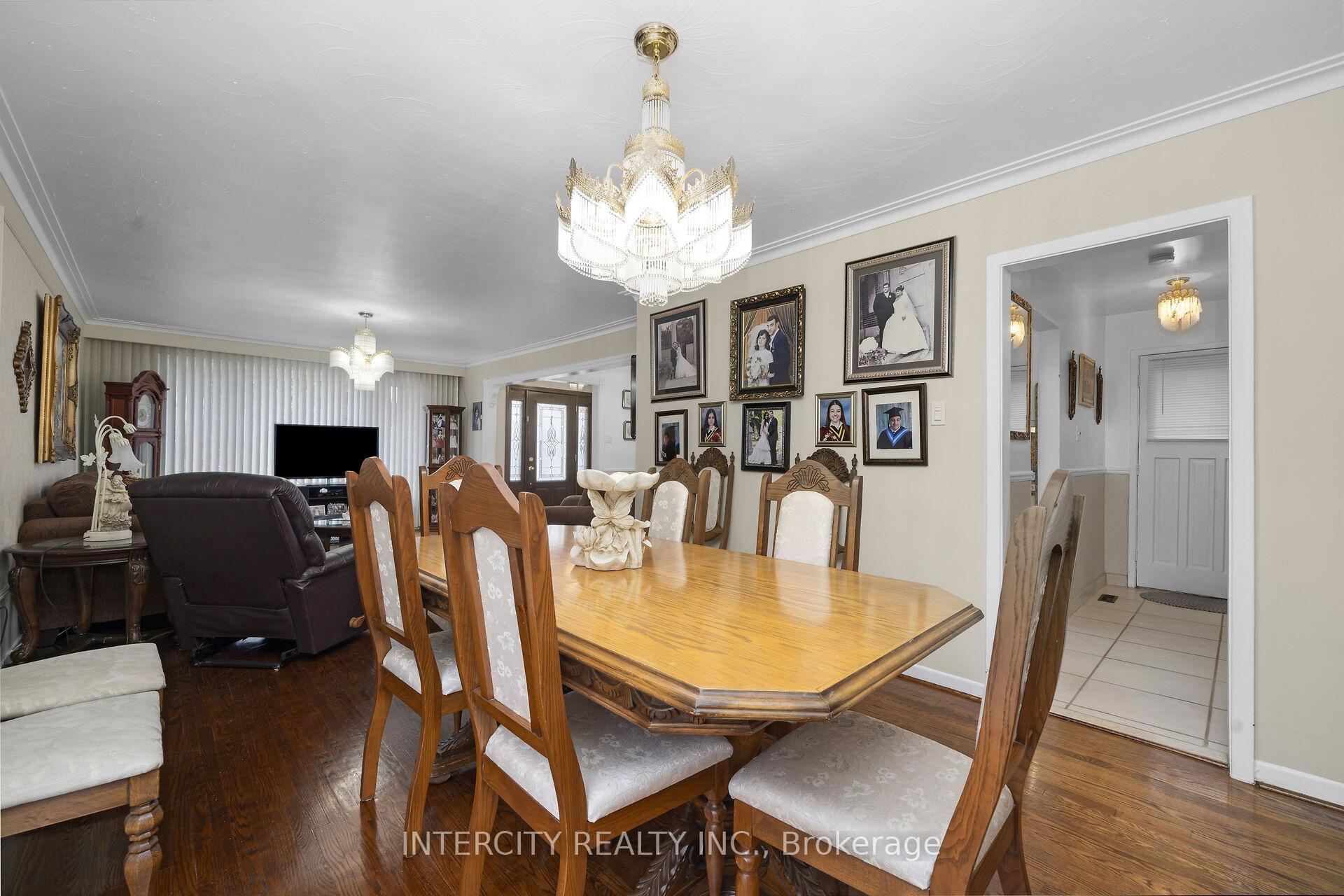 Photo 9 of 7279 Vernor Drive, Mississauga, Malton — HOMEH