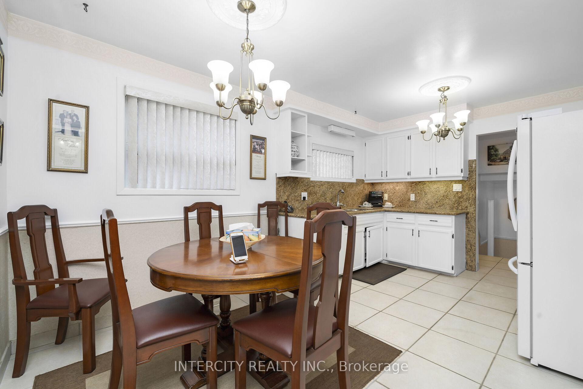 Photo 10 of 7279 Vernor Drive, Mississauga, Malton — HOMEH
